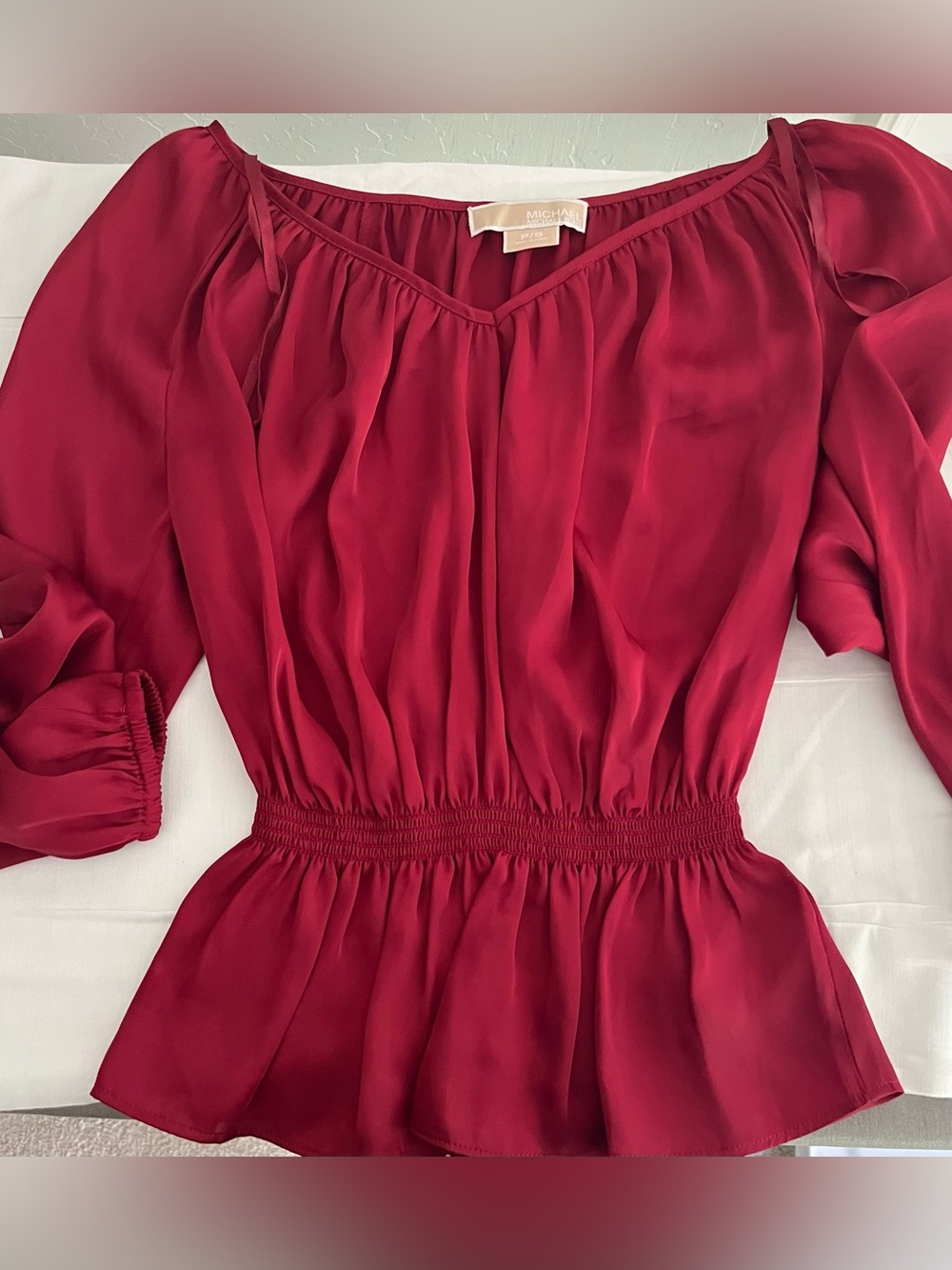 MICHAEL Michael Kors Burgundy V‑Neck Smocked Waist Blouse